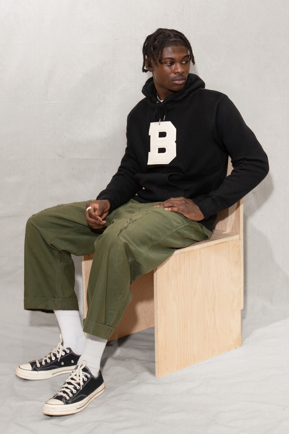 Classic Natural Chenille B Hoodie (Black)